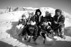 Secretary-General Ban Ki-moon travelled to Greenland to see first-hand the impacts of climate change. Together with the Prime Ministers of Denmark and Greenland, he visited the town of Uummannaq, where they hoisted flags, observed a prayer ceremony in a local church, went dog sledding; and met with indigenous people